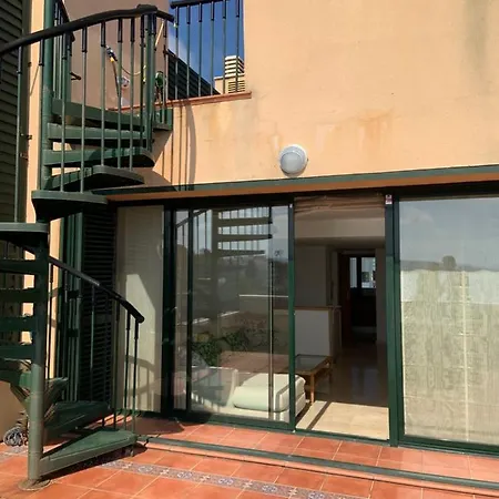 Triplex El Faro Торредембарра