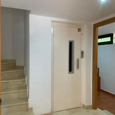 Triplex El Faro * Торредембарра